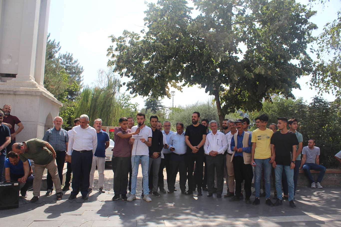 Bingöl ÖNDER, imam hatip okullarına hakaret eden sanatçı müsveddesi Gülşen'e tepki gösterdi Bingöl ÖNDER, imam hatip okullarına hakaret eden sanatçı müsveddesi Gülşen'e tepki gösterdi